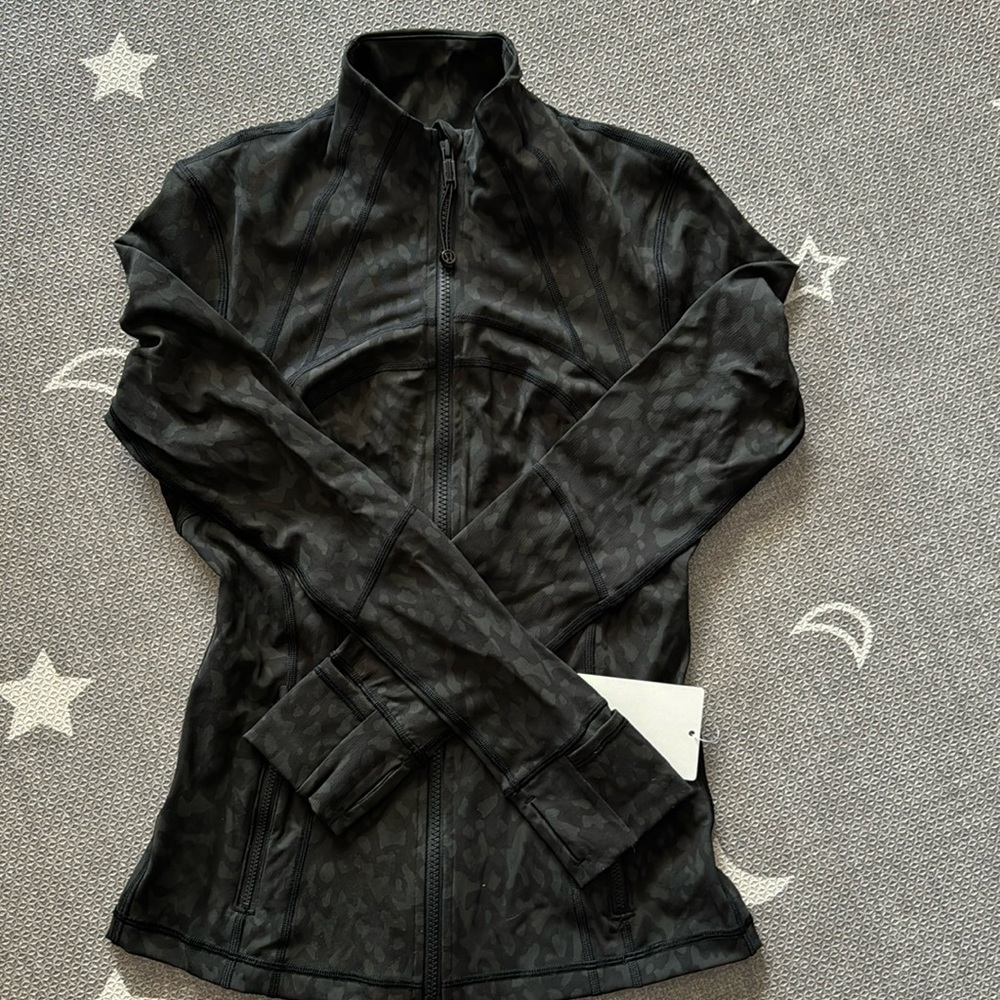 NWT Lululemon Define jacket Luxtreme size 6